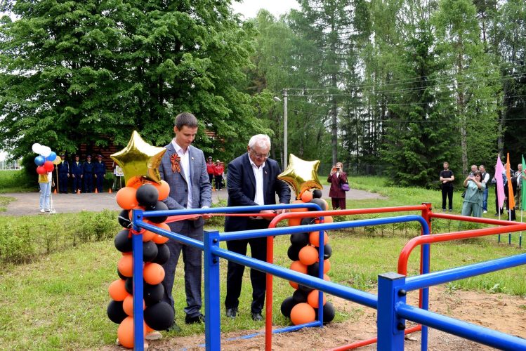 Торжественное открытие спортивной площадки.