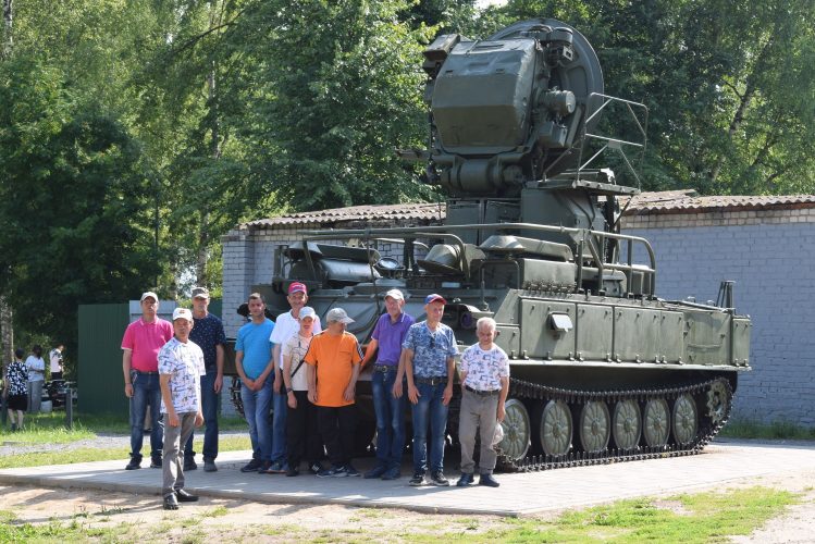 Экскурсия в музей военной техники.