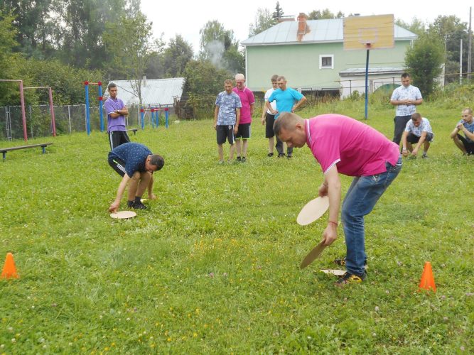Спортивный праздник «Ану-ка, парни!».