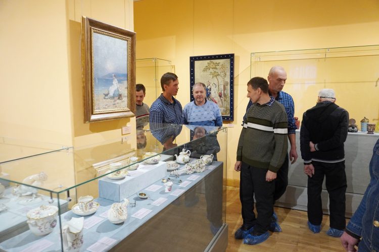 Экскурсия по экспозиции «Коллекционер и коллекция».